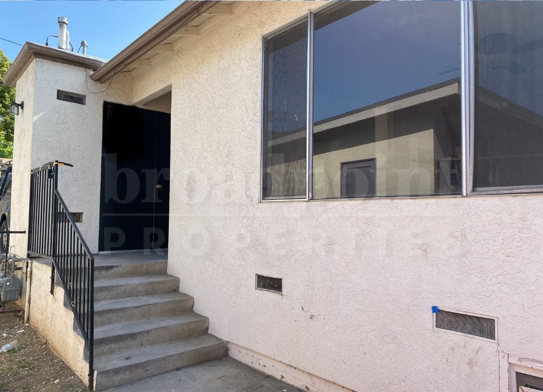 653 East 3rd Avenue - B