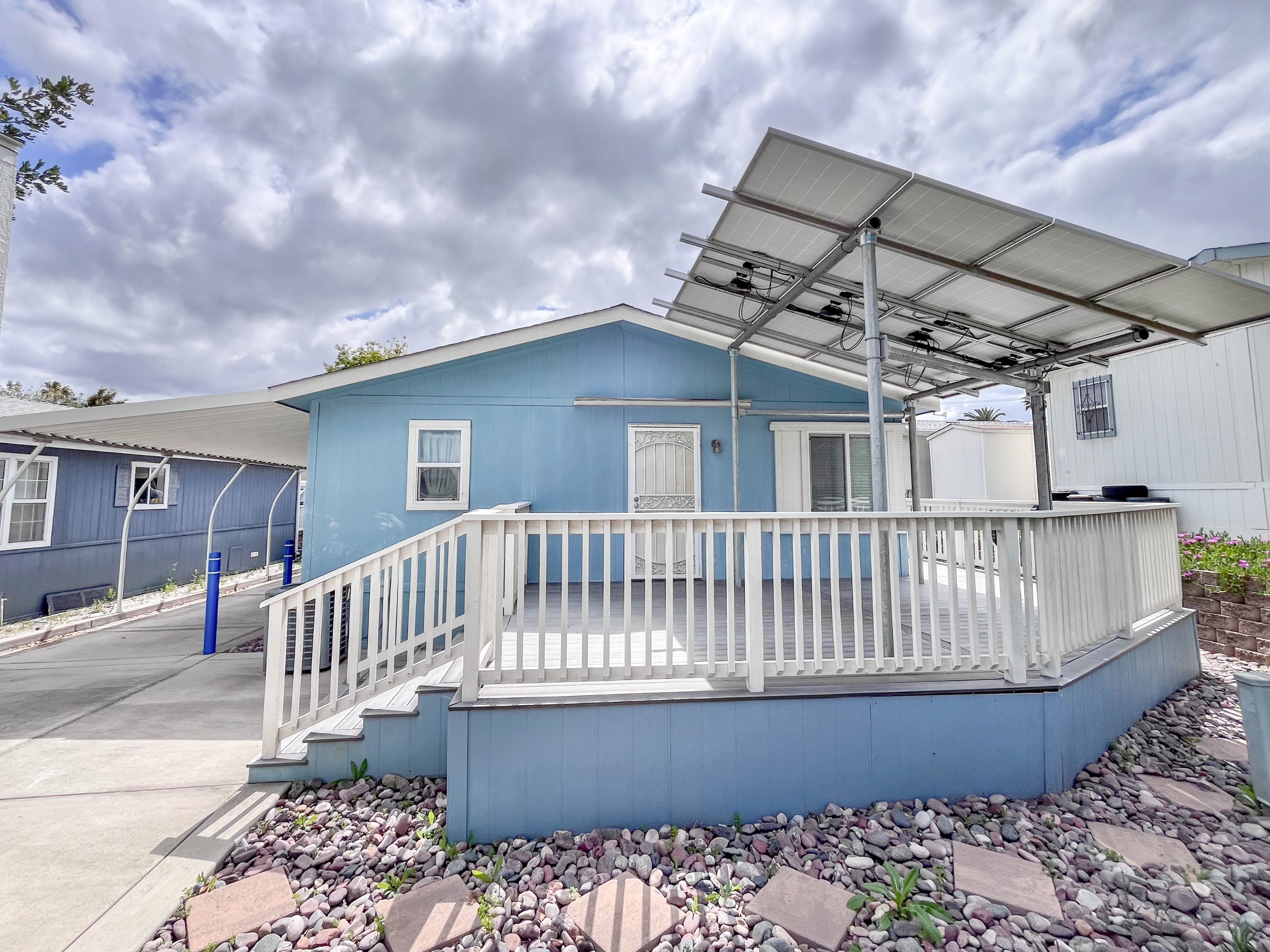 525 West El Norte Parkway